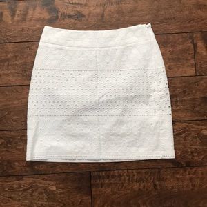 White banana republic mini eyelet skirt